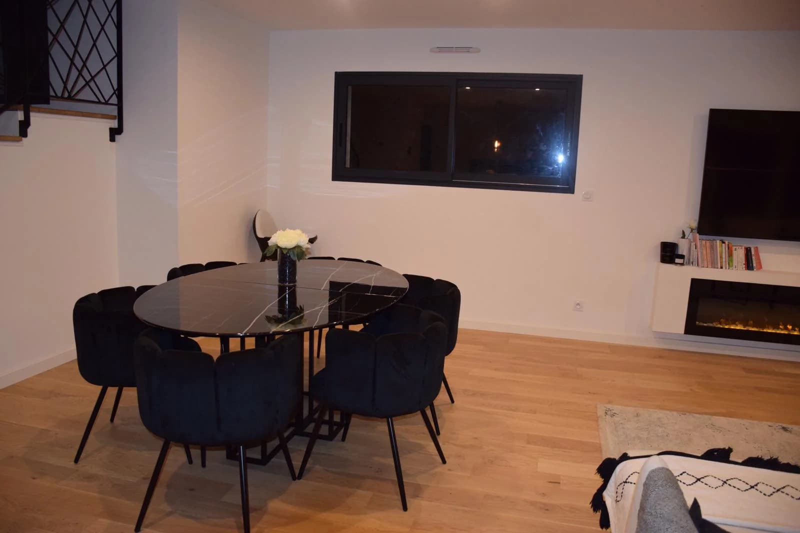 Salle de réunion dans Pièce de vie baignée d'une clarté exceptionnelle - 1