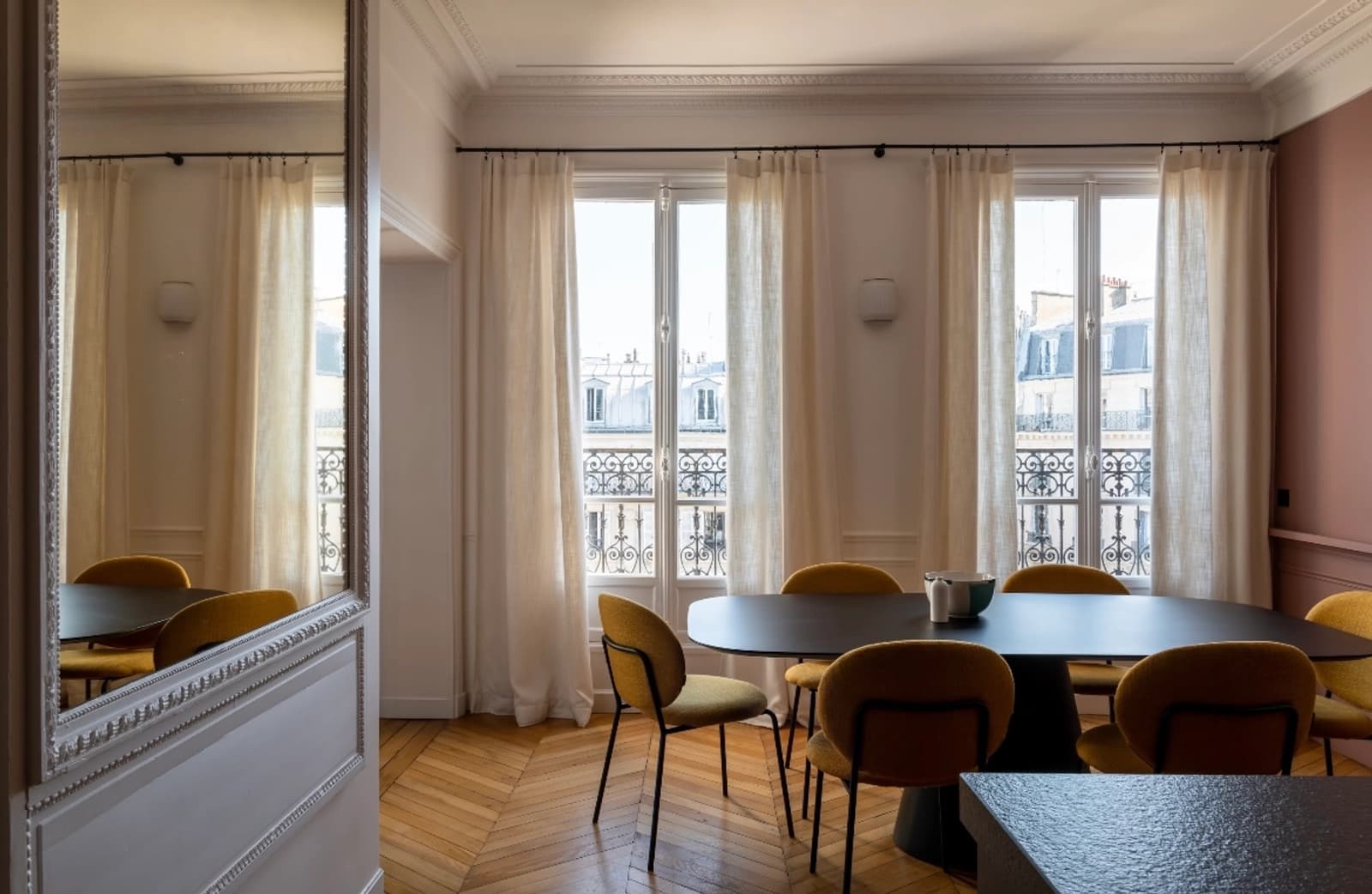 Appartement lumineux au pied du majestueux Arc de Triomphe