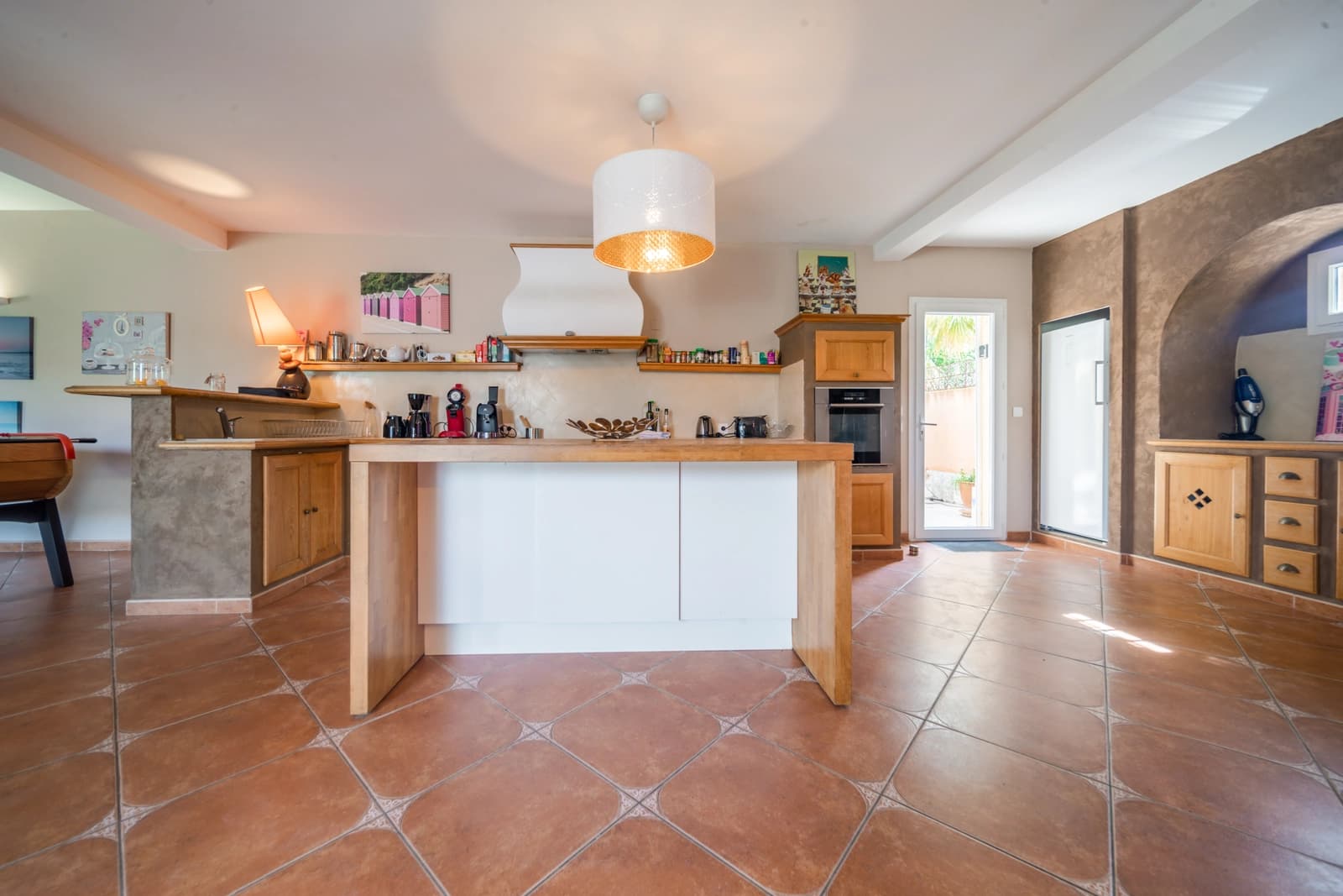Cuisine dans Villa avec piscine à seulement 5 minutes de la plage - 1