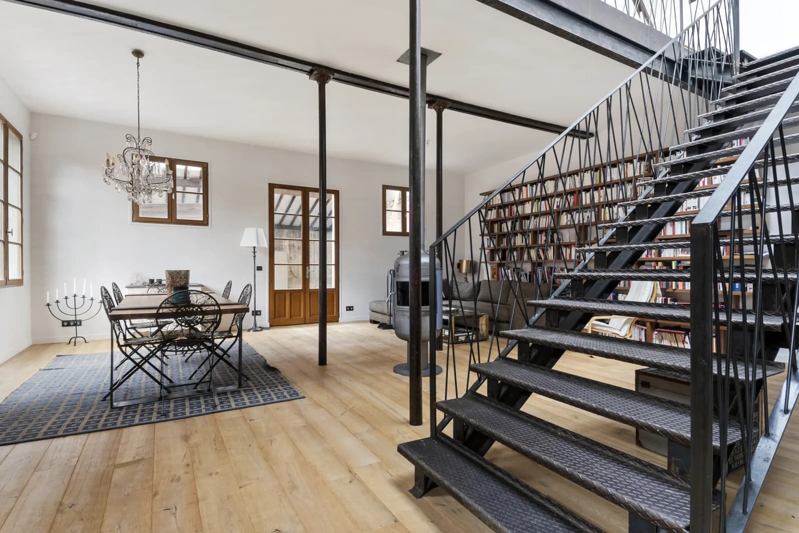 Salon dans Charme rustique d'une ancienne étable près d'un figuier - 1