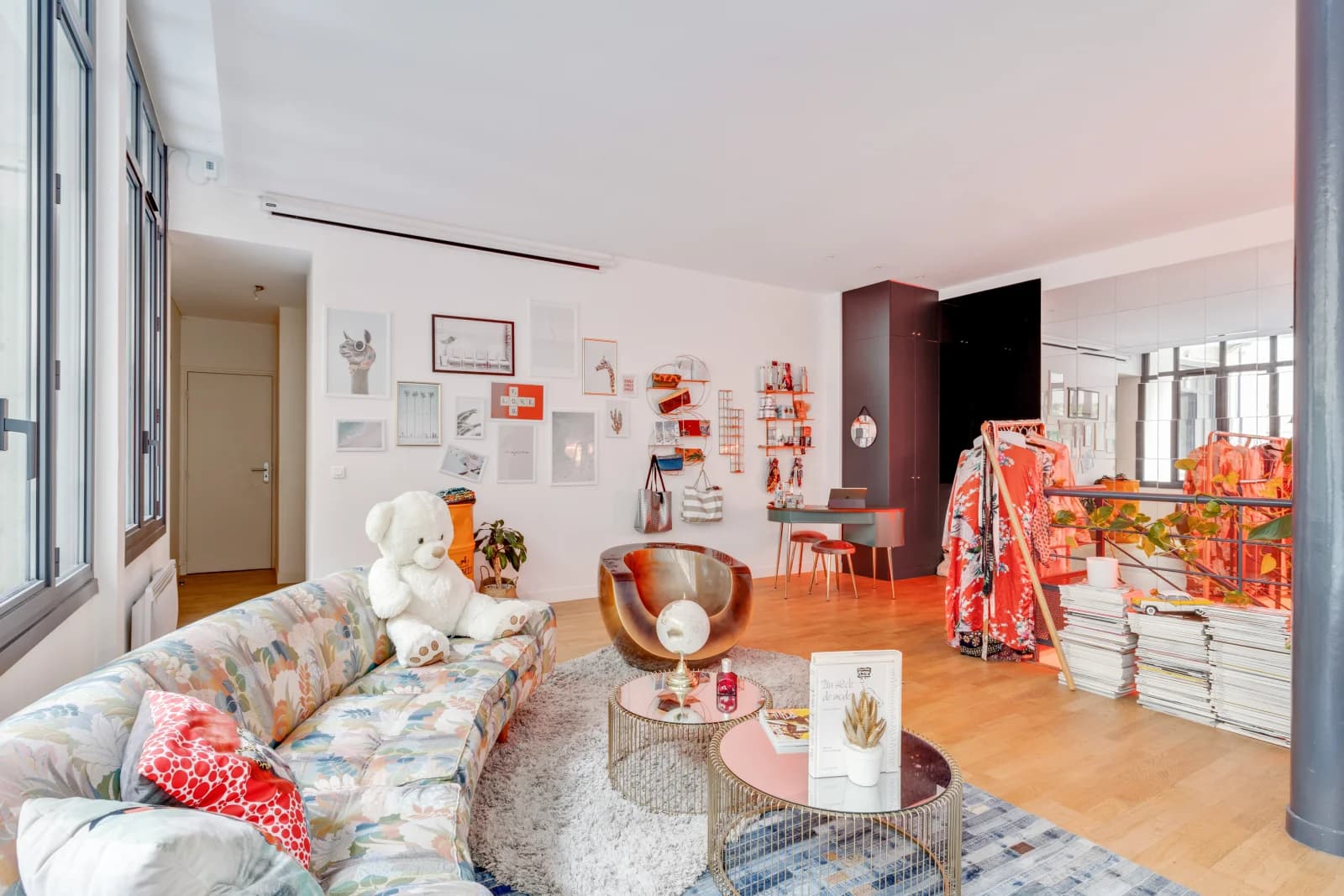 Living room in Atypical loft in the heart of Paris - 1