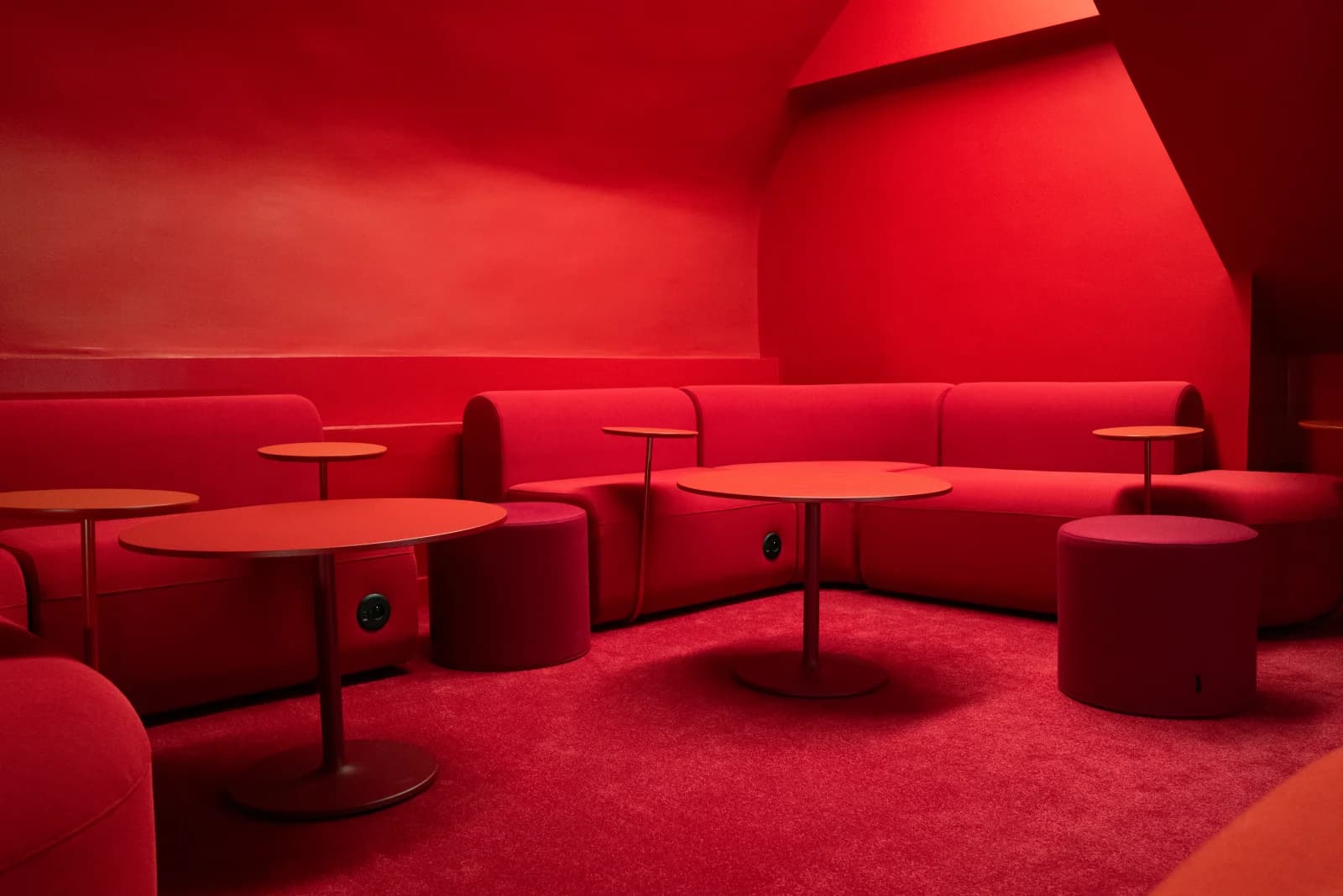 Espace Espace lounge dans un cadre rétro-futuriste en plein coeur du 1er arrondissement de Lyon - 3