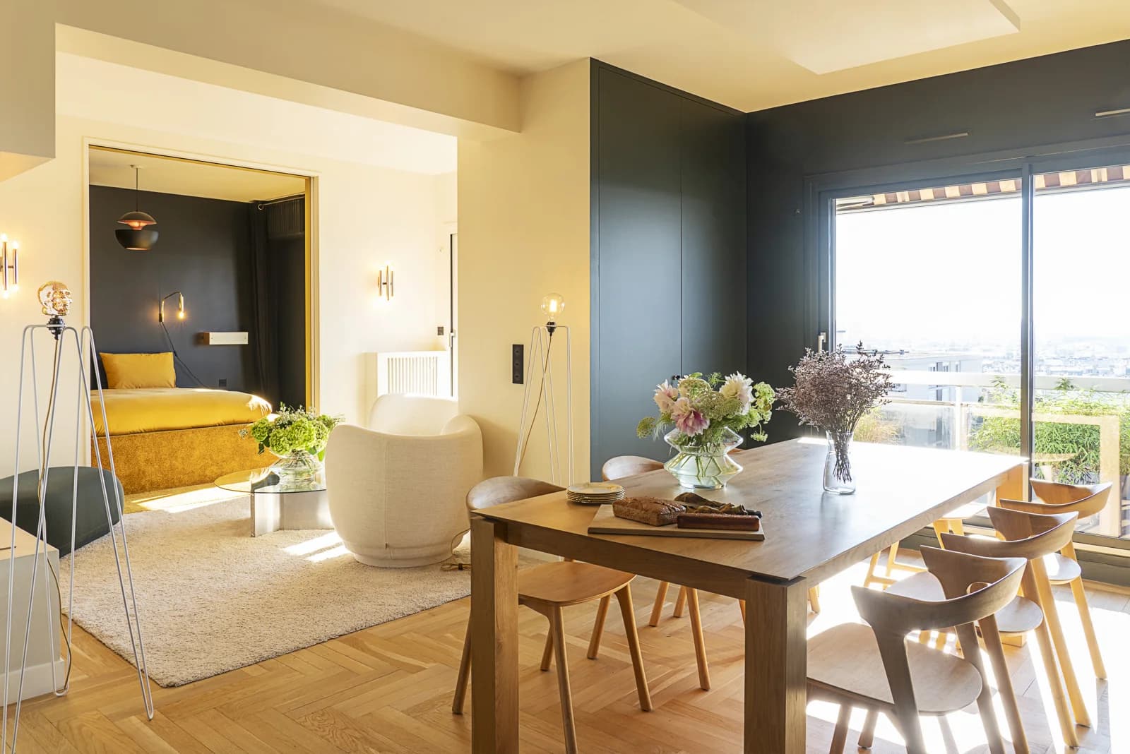 Salle de réunion dans Chic années 70 et panorama parisien exceptionnel - 1
