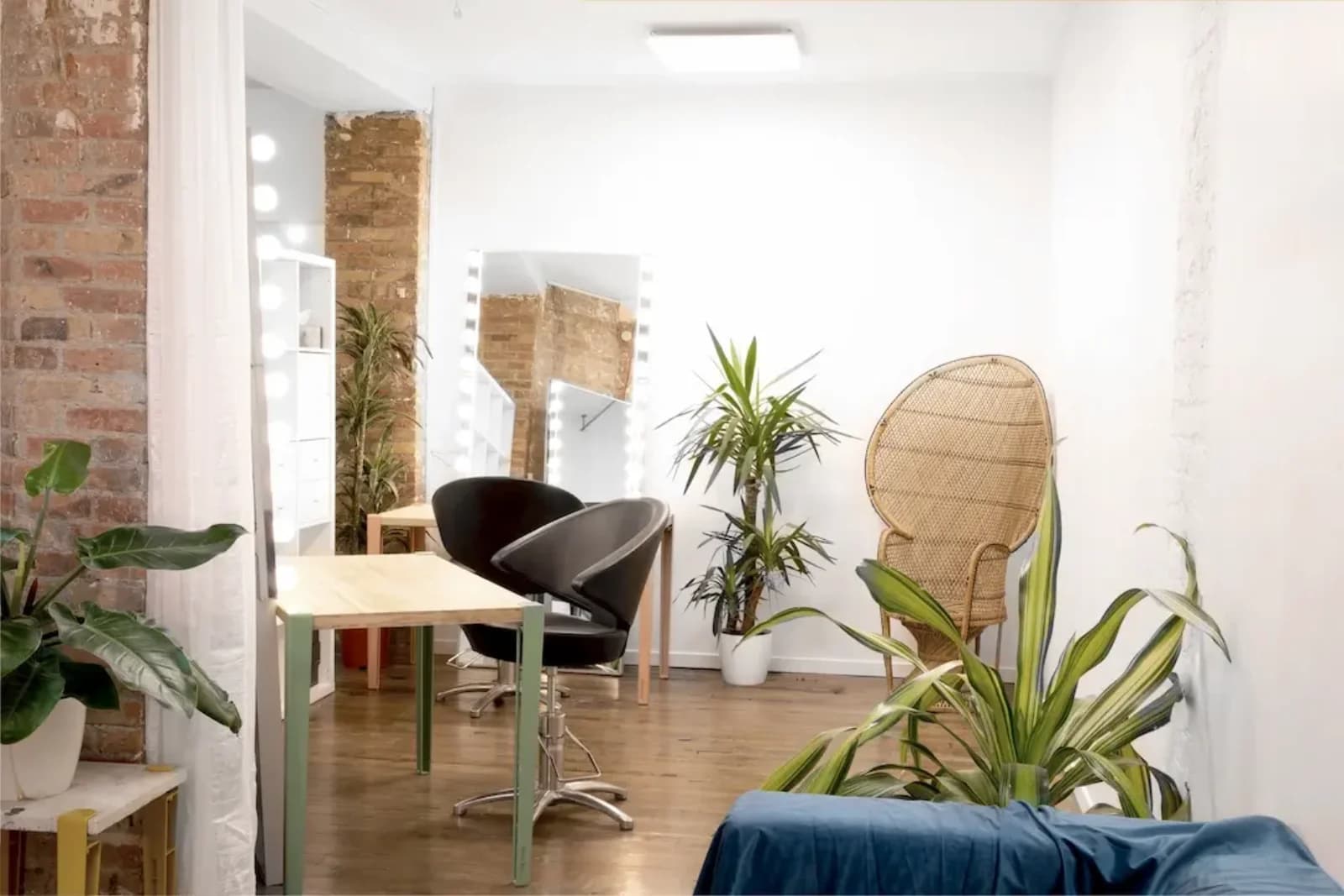 Espace Grand loft atypique baigné de lumière sous sa verrière - 4