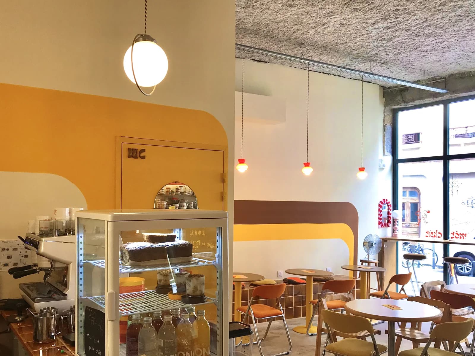 Espace Café & boutique rétro années 70 - 3