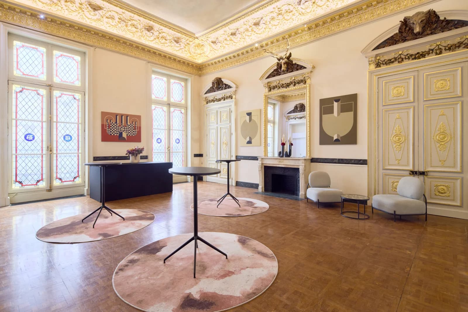 Space Exceptional setting in a former town house - 2