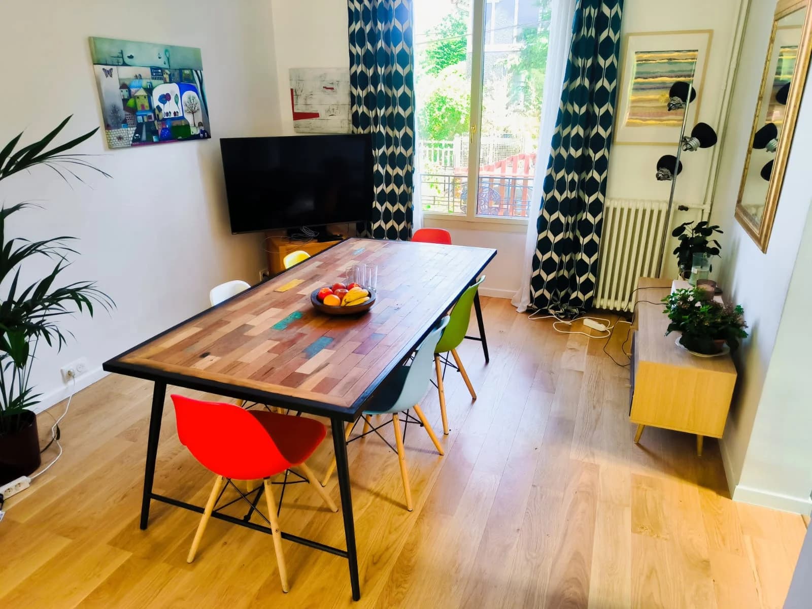Espace Maison colorée avec terrasse à Châtillon - 3