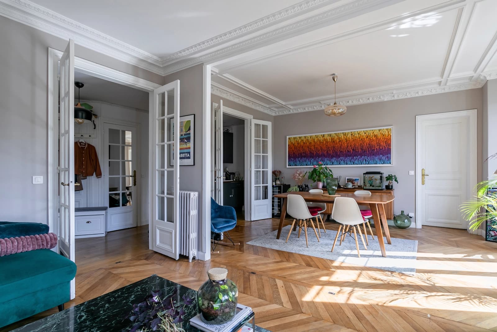 Salon dans Appartement cossu, vue sur parc verdoyant et Paris - 1