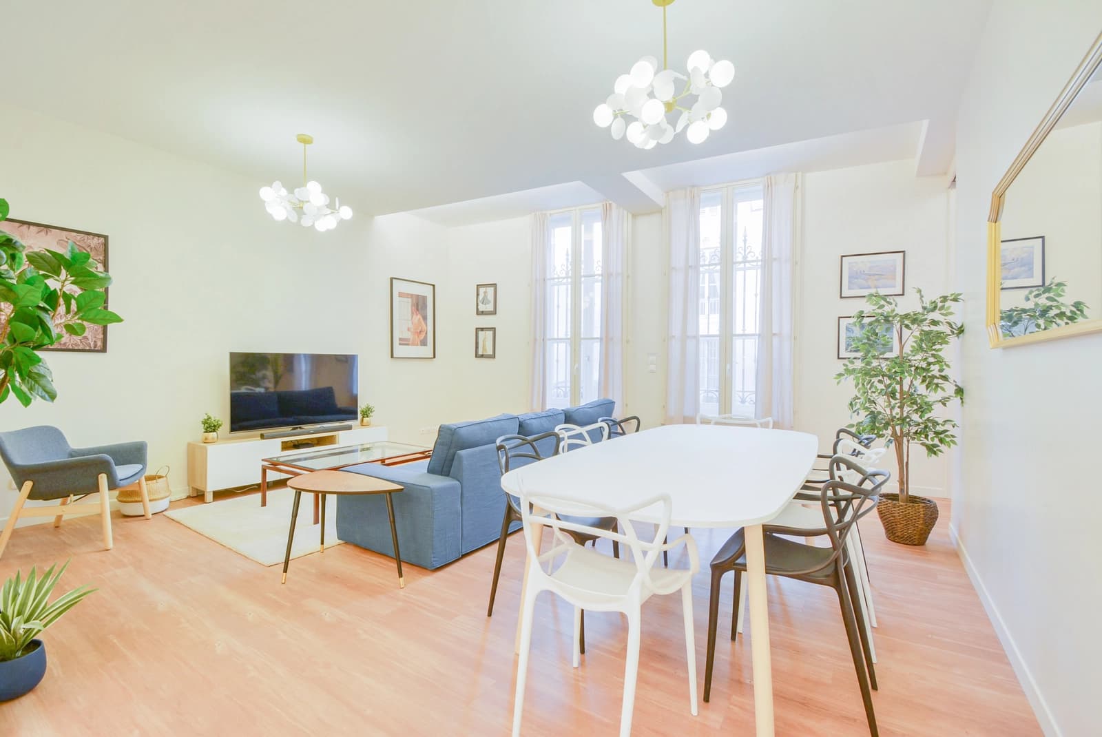 Meeting room in Character apartment in the heart of the city - 1