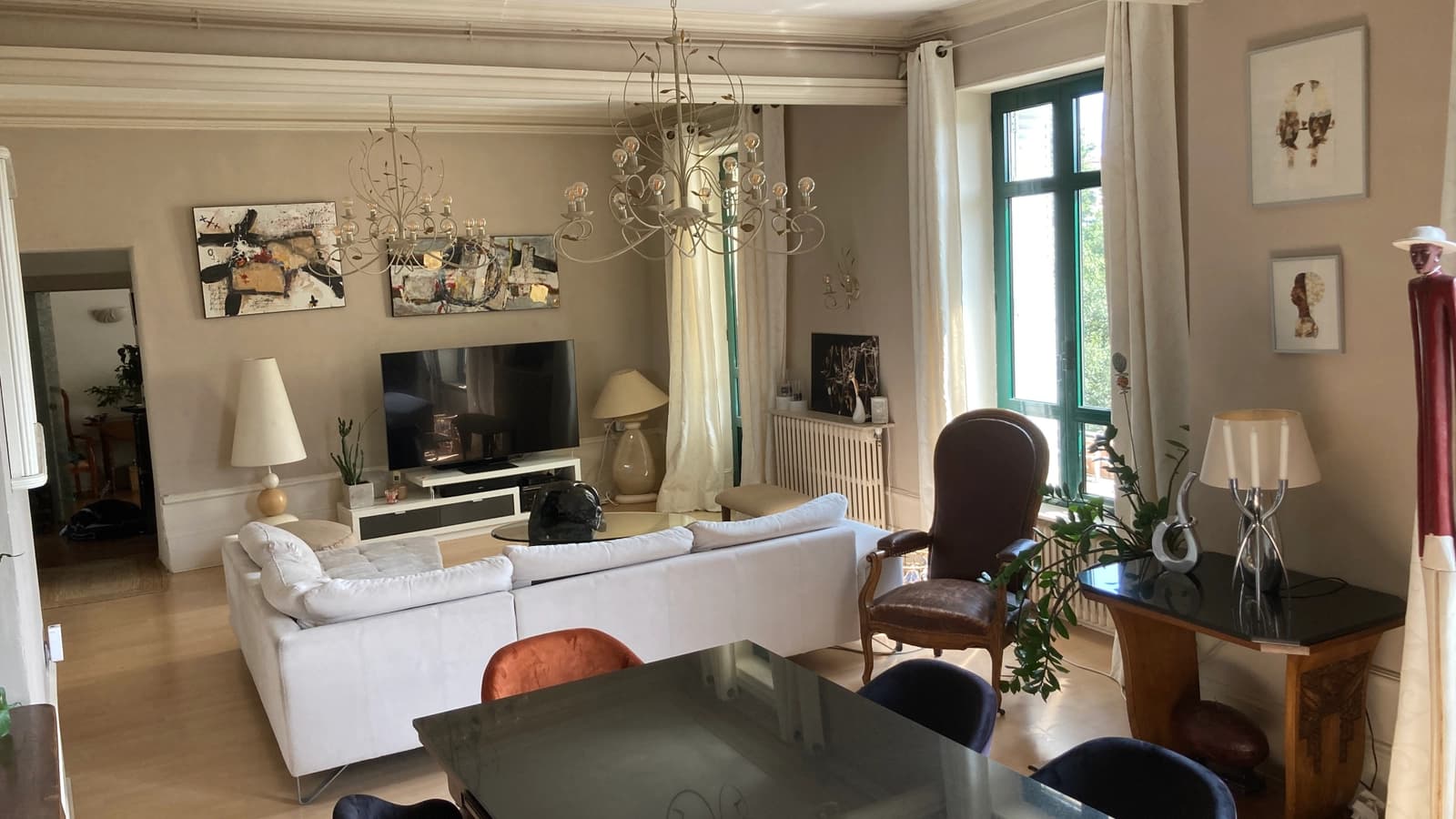 Logement lumineux face au verdoyant parc Jouvet