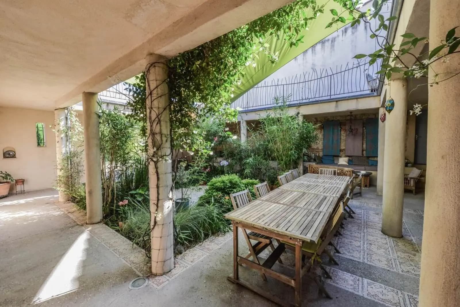 Salle de réunion dans La belle maison atypique et charmante de Philippe - 1