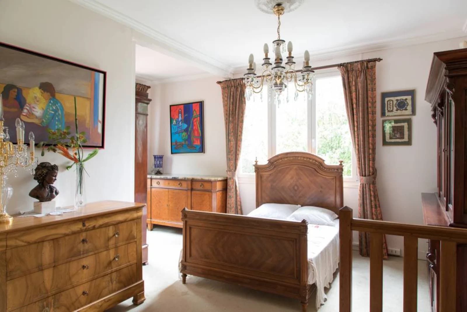 Bedroom in Superb millstone Maison de Maître - 1