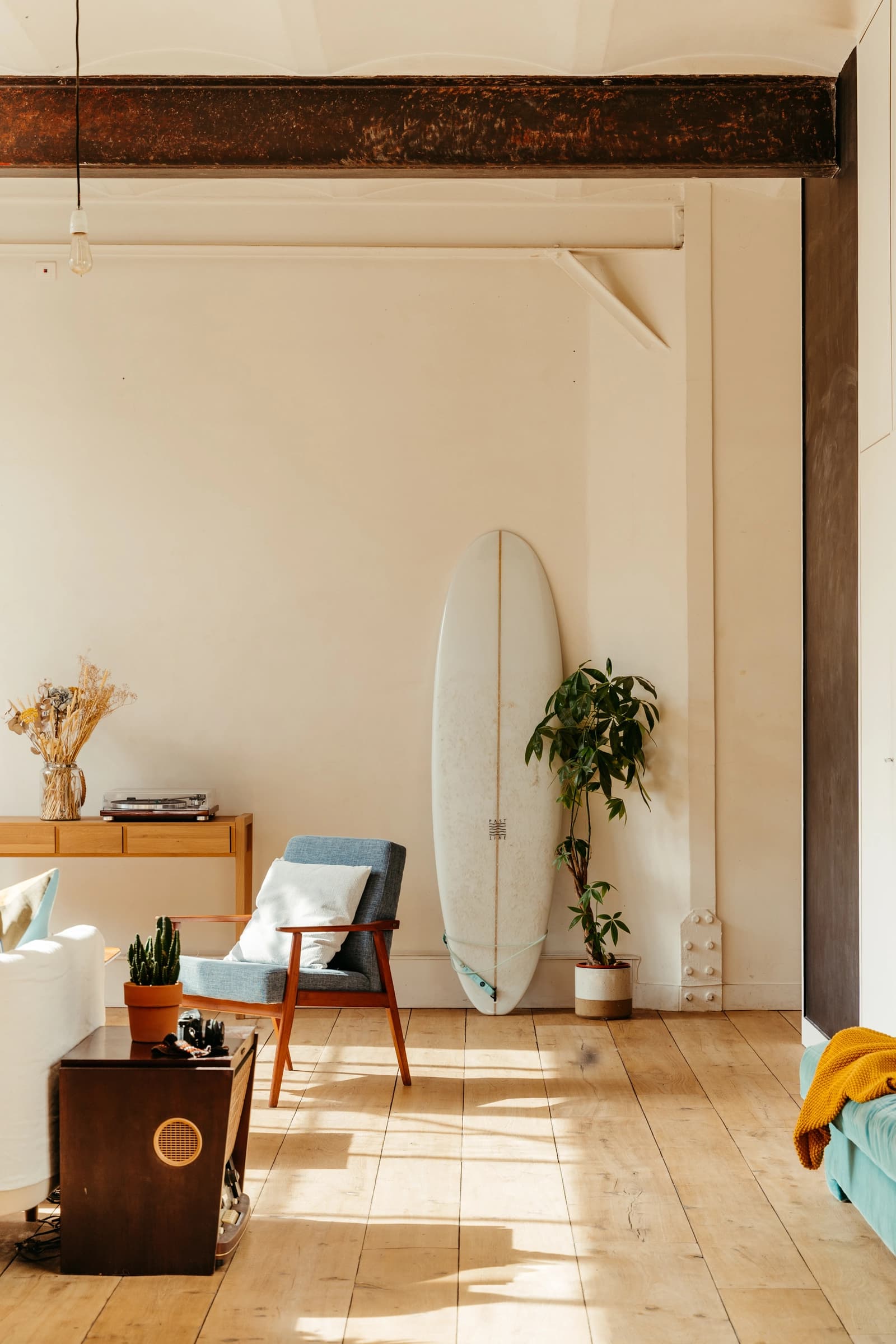 Espace Loft baigné de lumière au bord du Canal Saint Martin - 2