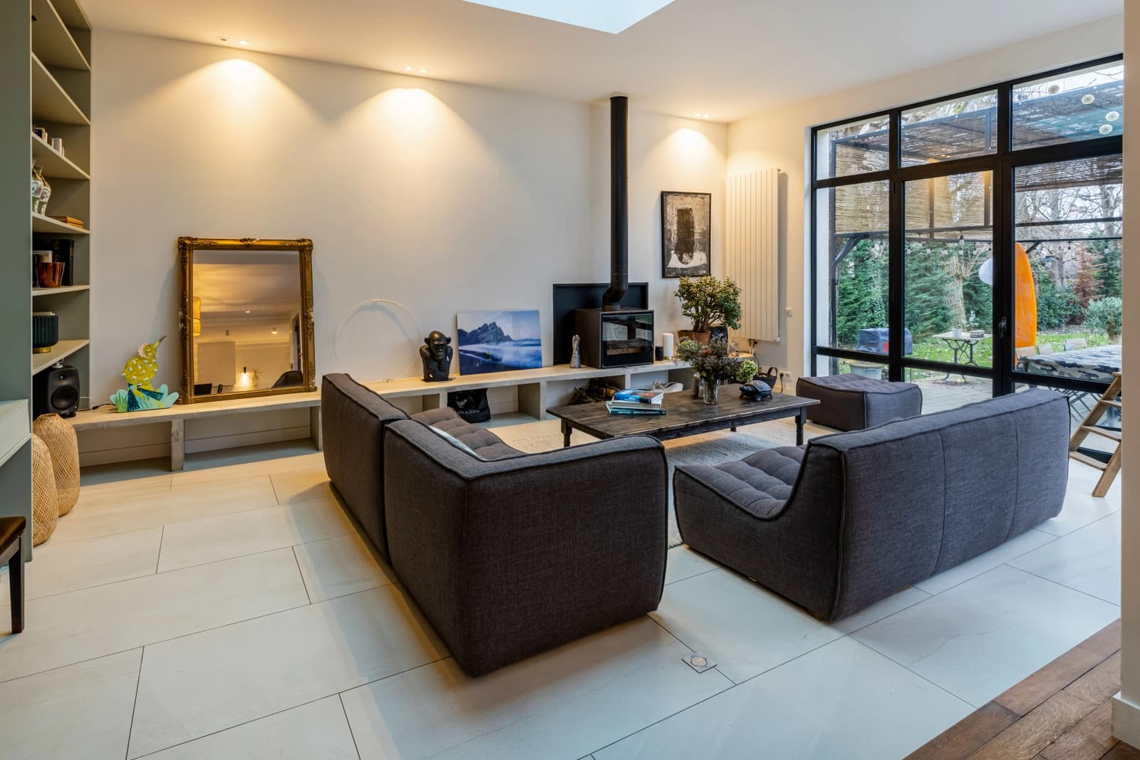 Espace Charme de la meulière allié à un design contemporain - 2