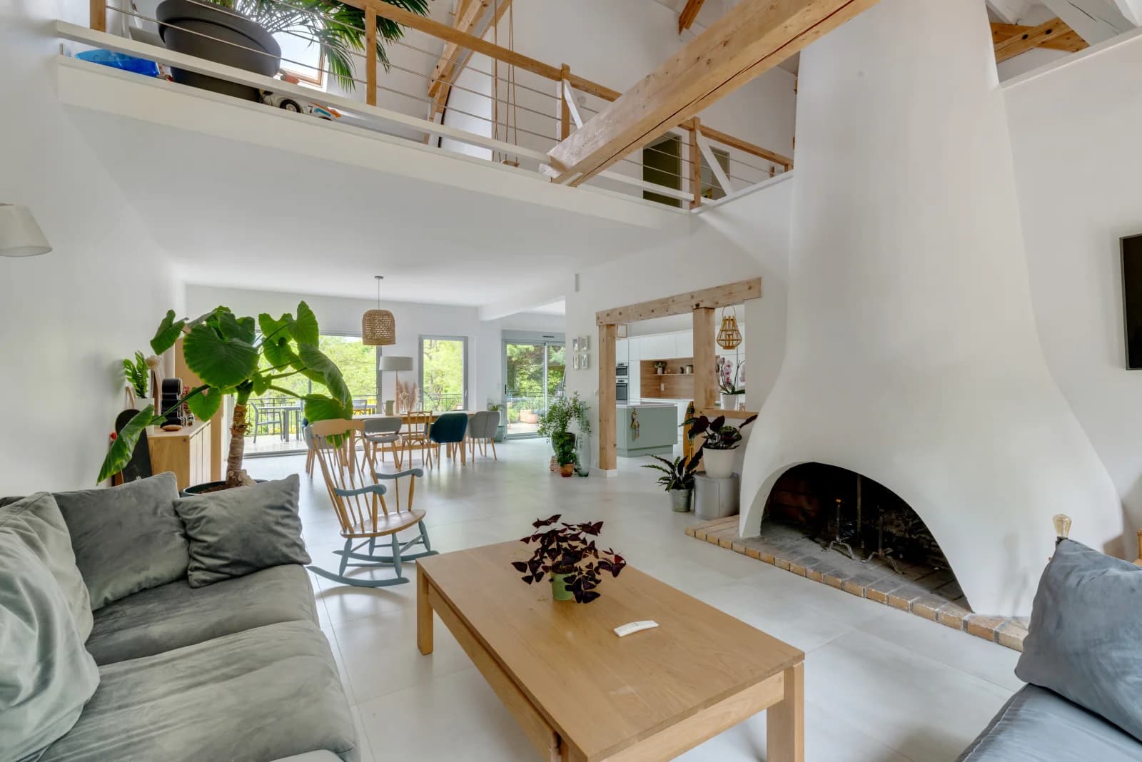 Living room in Atypical house with forest 30 min from Paris - 1