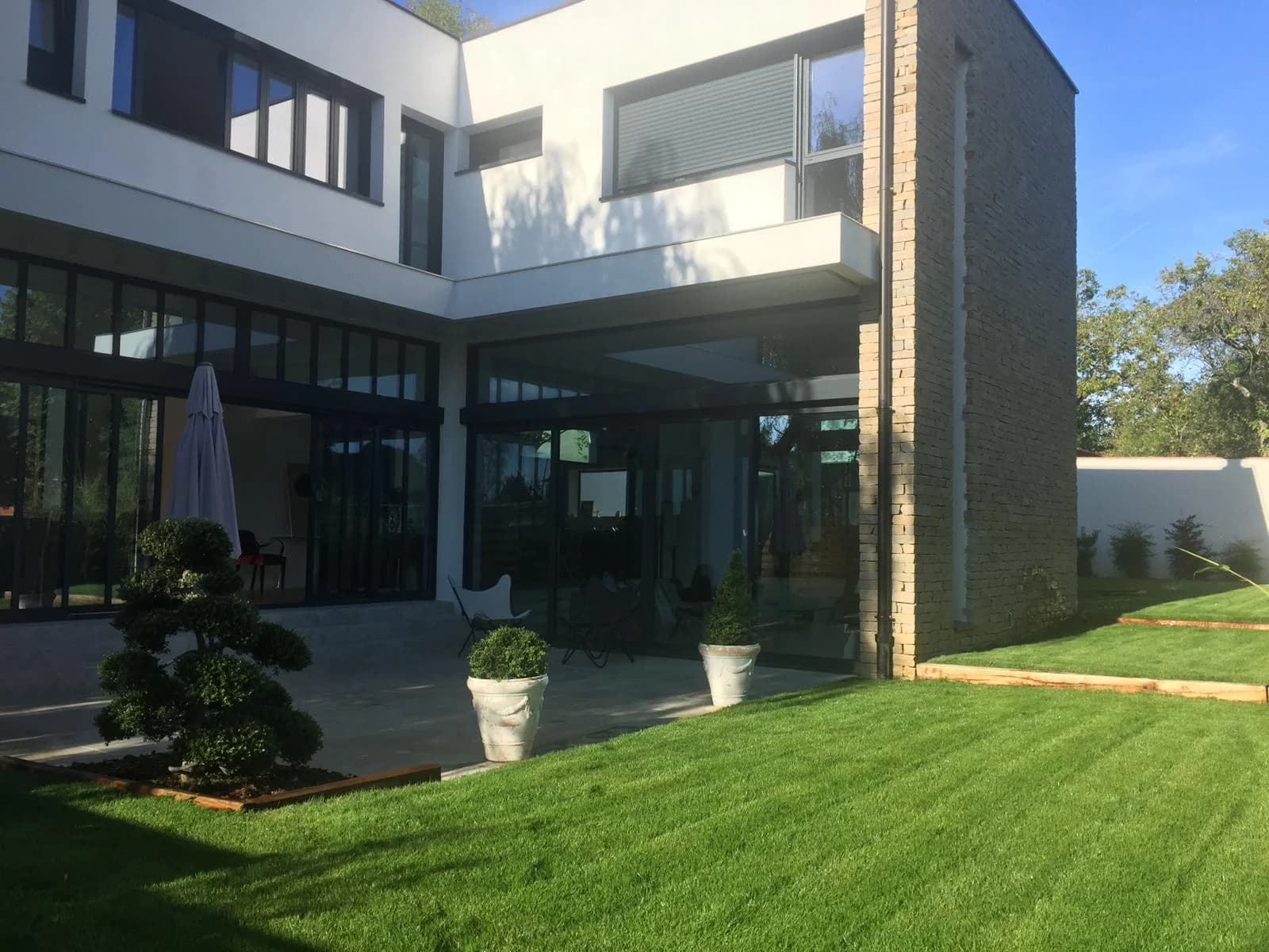 Salle de réunion dans Maison d'architecte inondée de lumière naturelle - 1