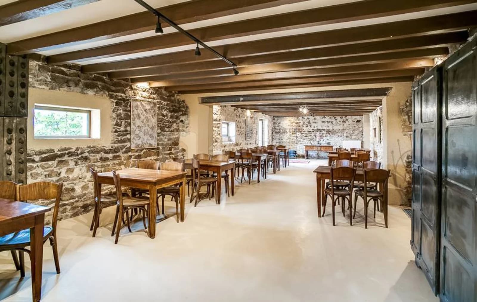 Salle de réunion dans Salle de réception au charme authentique en Beaujolais - 0