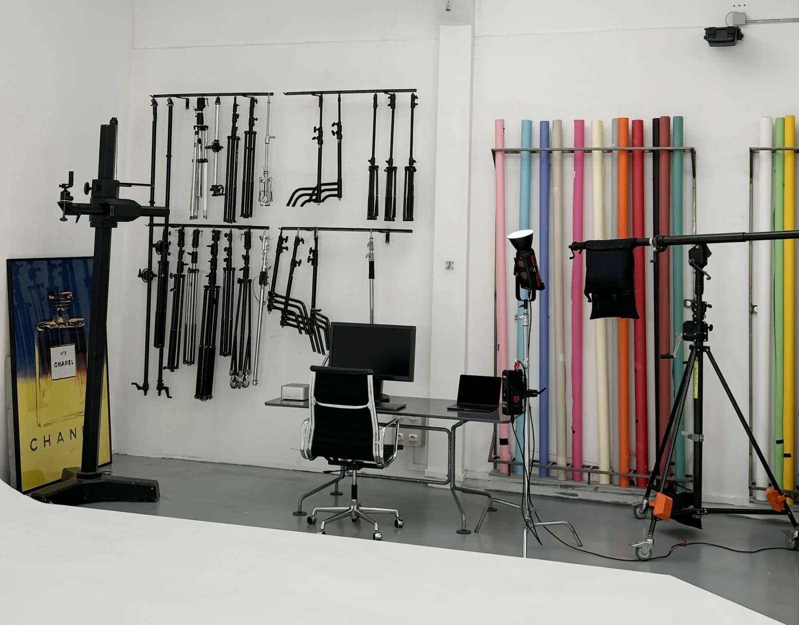 Space 150 m2 photo and video studio with Cyclorama - 4