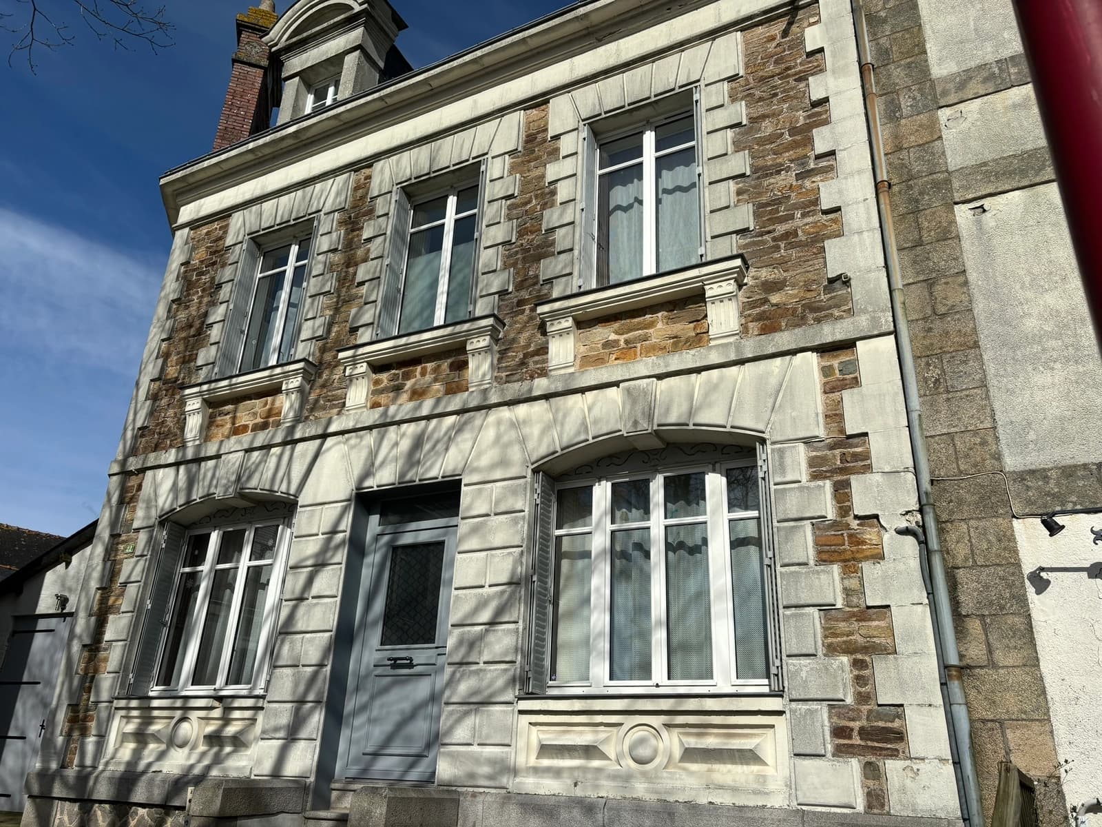 Bourgeoise élégante et lumineuse