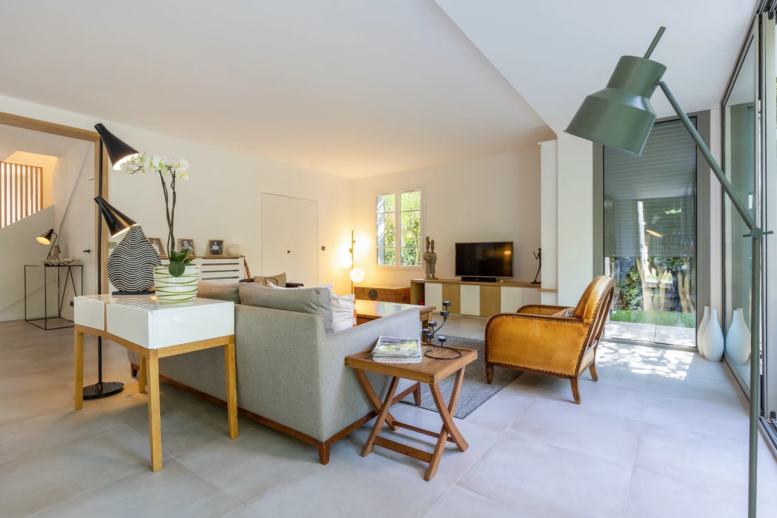 Space New single-storey architect-designed house on parkland - 3
