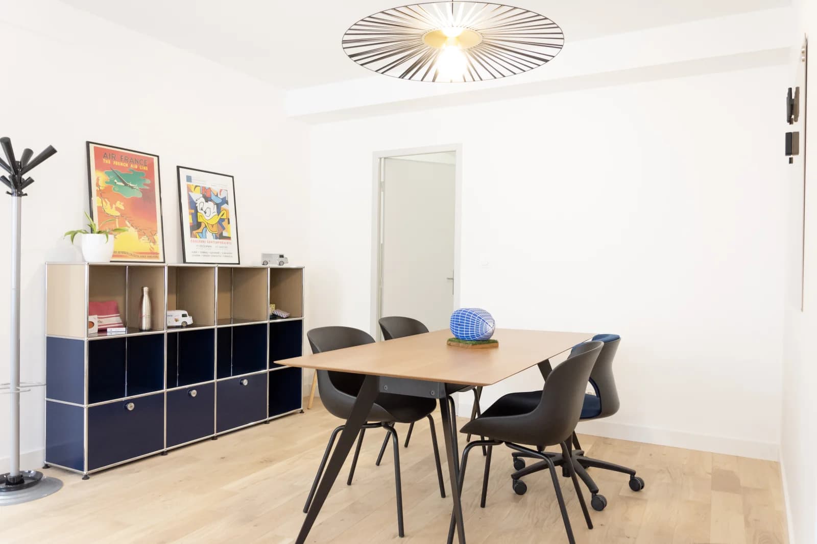Meeting room in Luxury apartment with small exterior - 0