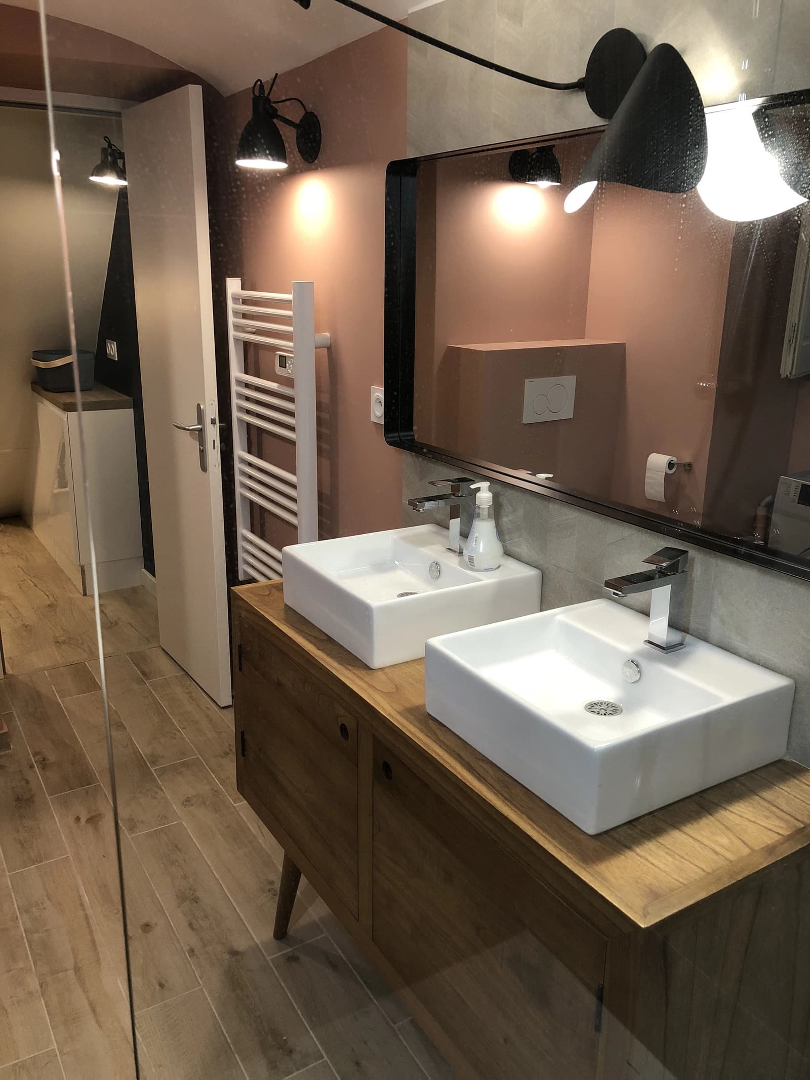 Salle de bain dans L'Atelier Lassagne: créativité sur la Presqu'île - 1