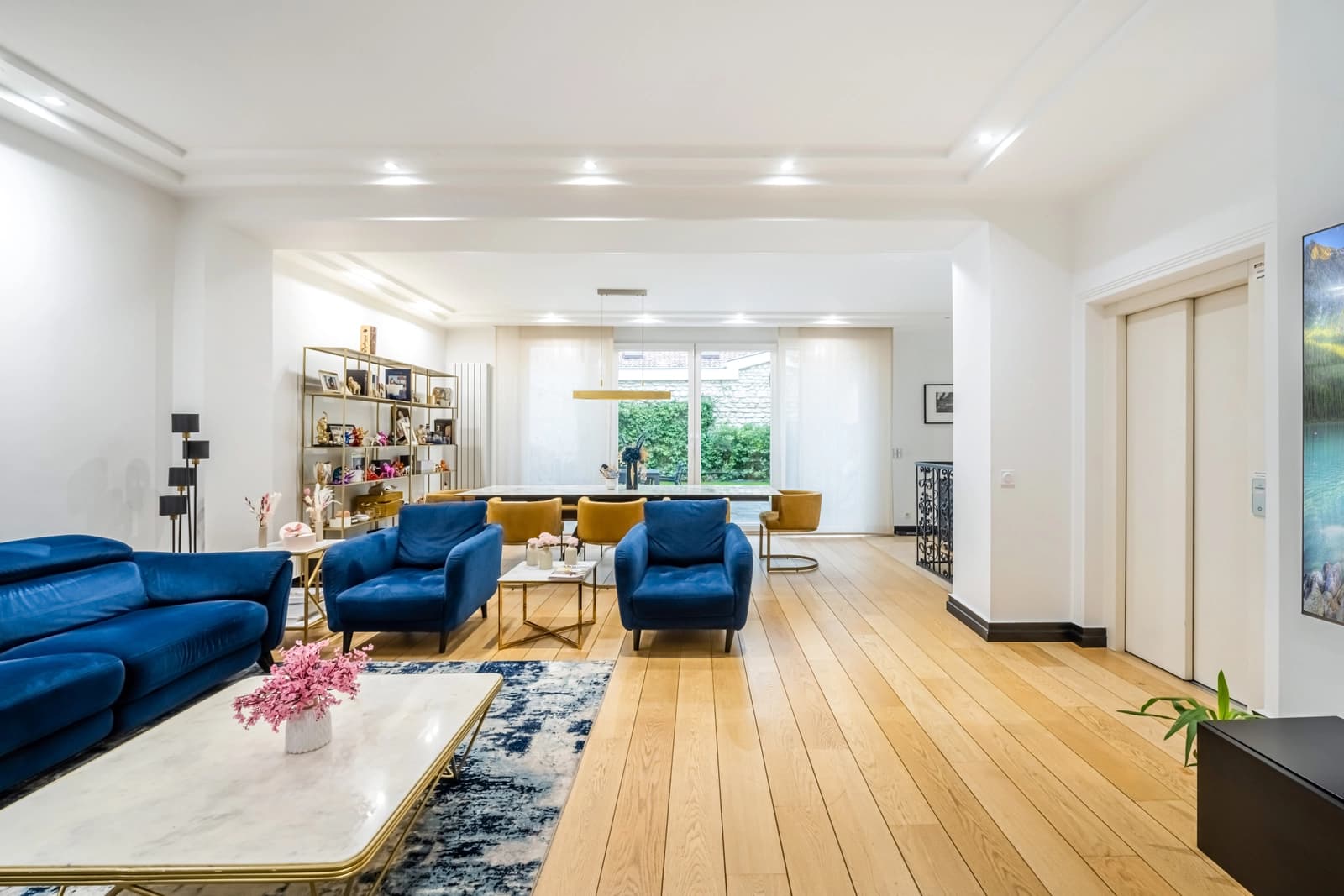 Space Spacious house with garden - 2