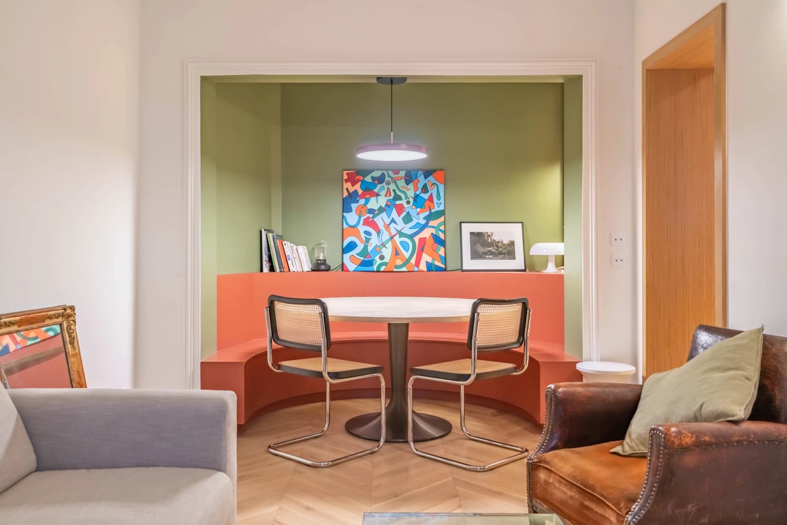 Salon dans Magnifique appartement d'architecte, design unique - 0