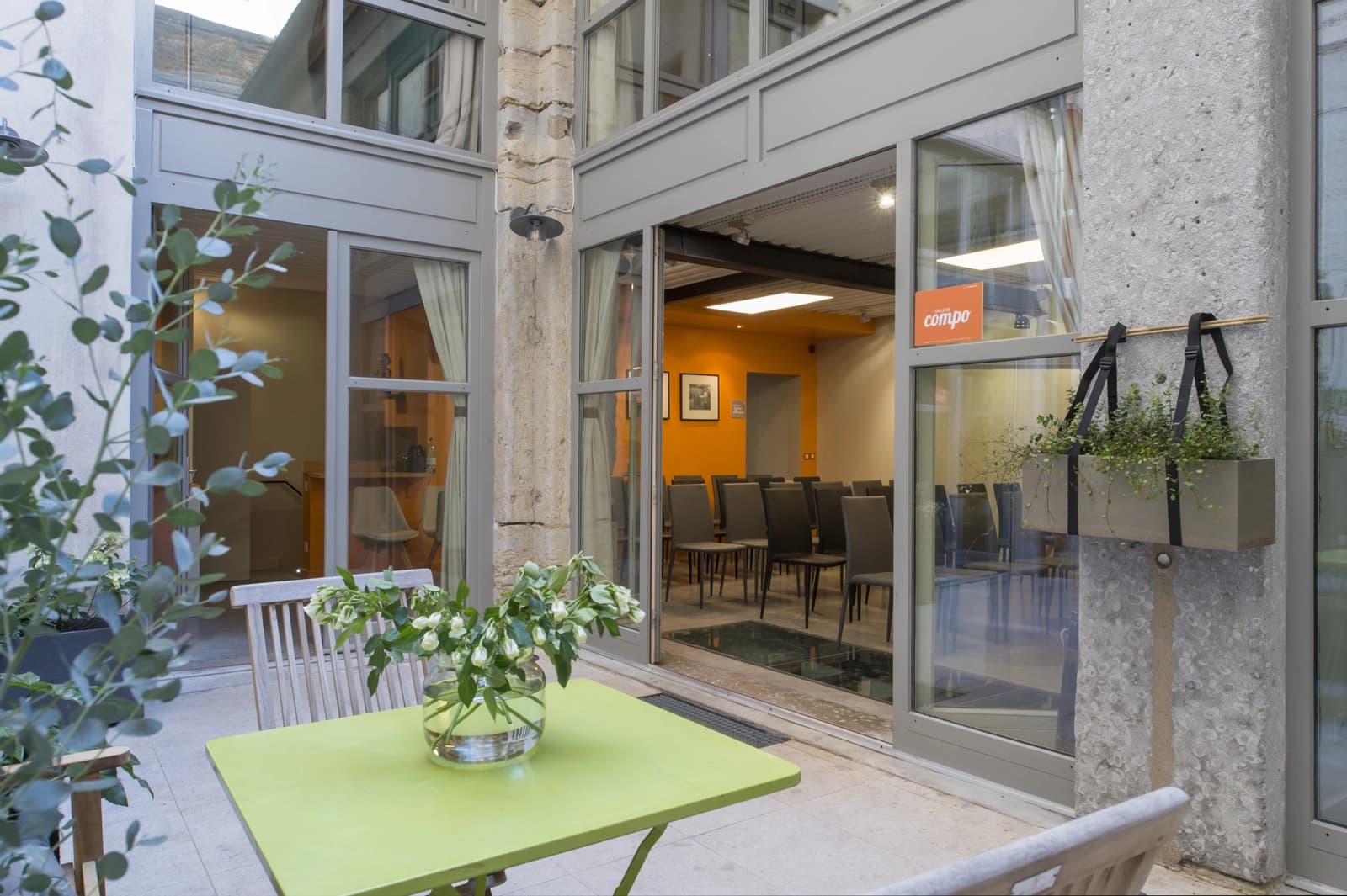Salle de réunion dans Un véritable écrin de verdure en plein coeur de la ville - 1