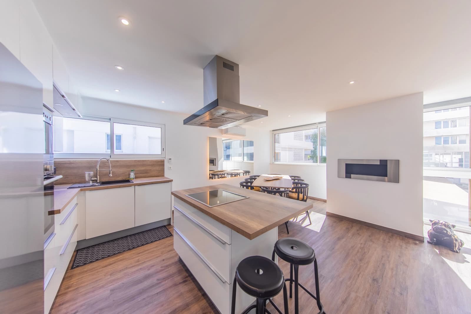 Cuisine dans Logement avec un aperçu sur la mer scintillante - 1