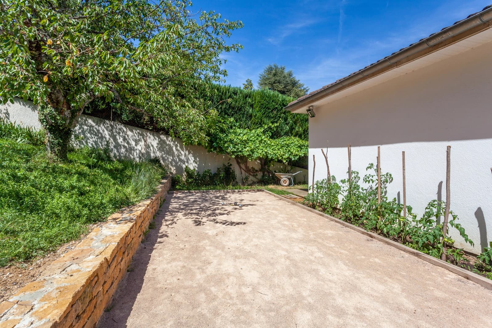 Salle de réunion dans Refuge de verdure abritant une demeure de charme - 1