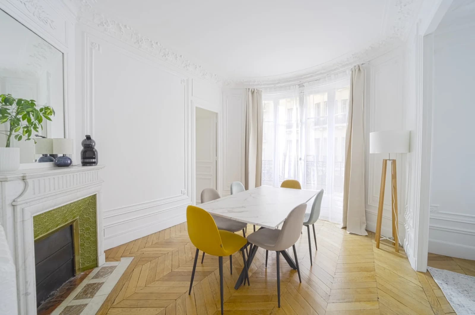 Space Haussmanian apartment in the heart of Paris - 2