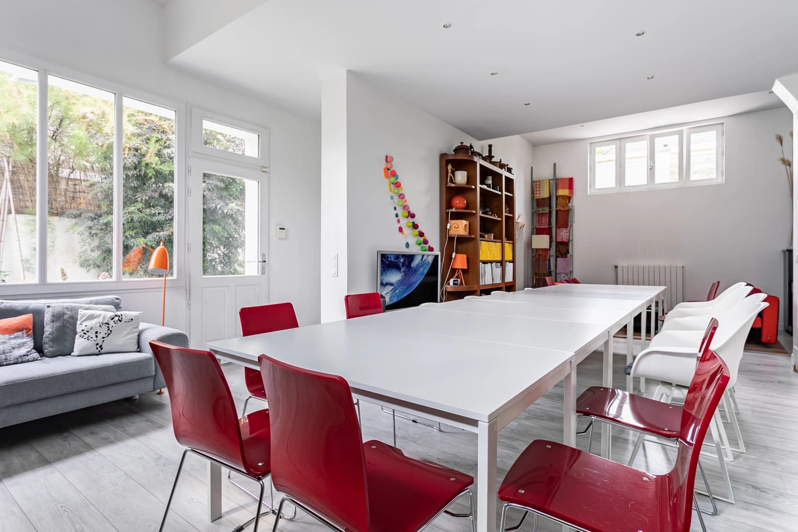 Meeting room in Spacious contemporary house with garden - 0