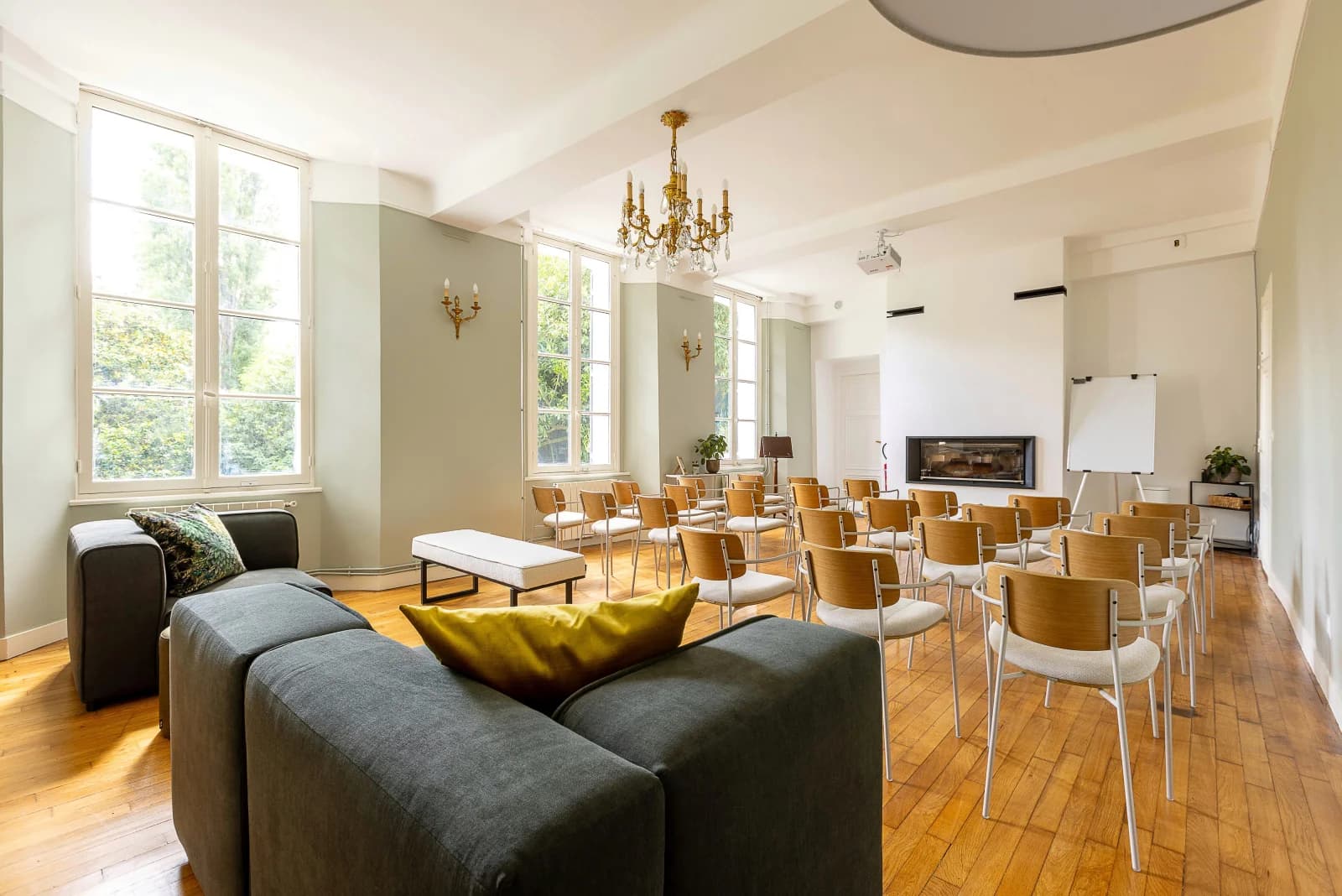 Space Bright spaces and exceptional grounds at Le Manoir - 3