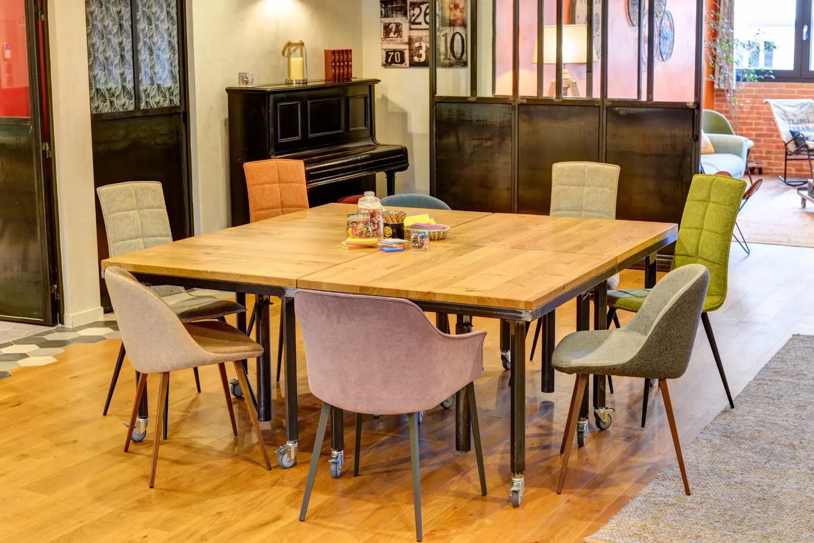 Meeting room in The old Clamart workshop - 1