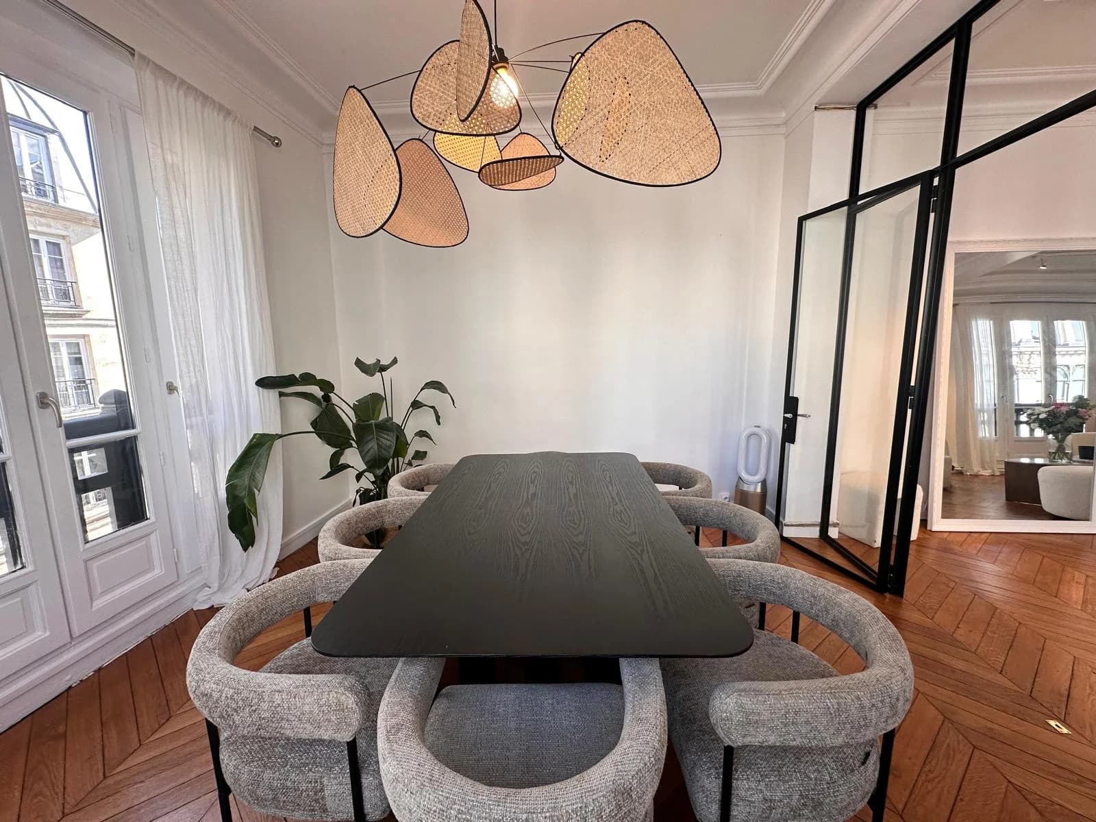 Space Bright Haussmanian apartment listed building - 1