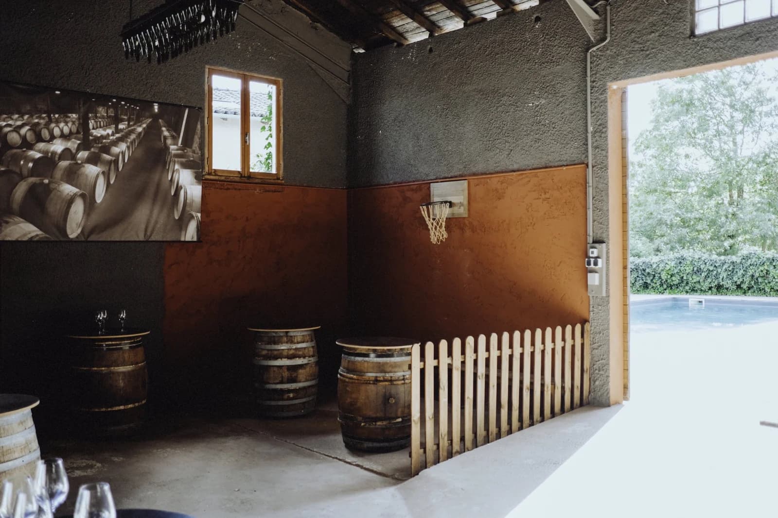 Living room in Old wine storehouse in the heart of Beaujolais - 1