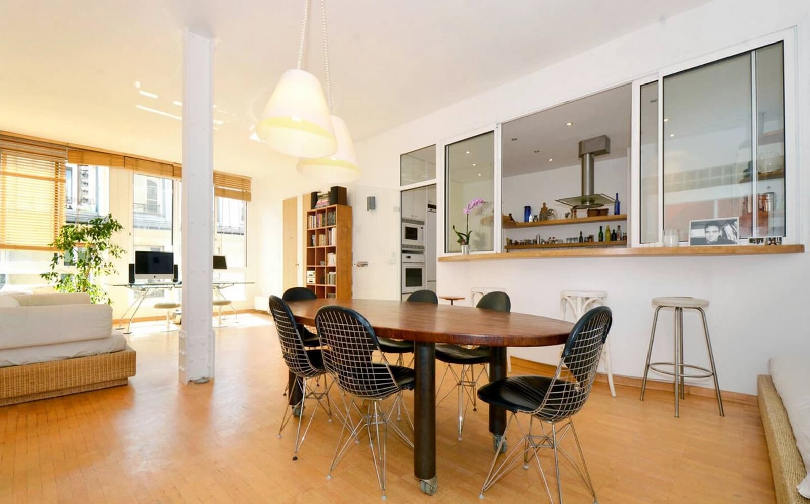Salle de réunion dans Bel appartement au coeur du 9ème arrondissement - 0