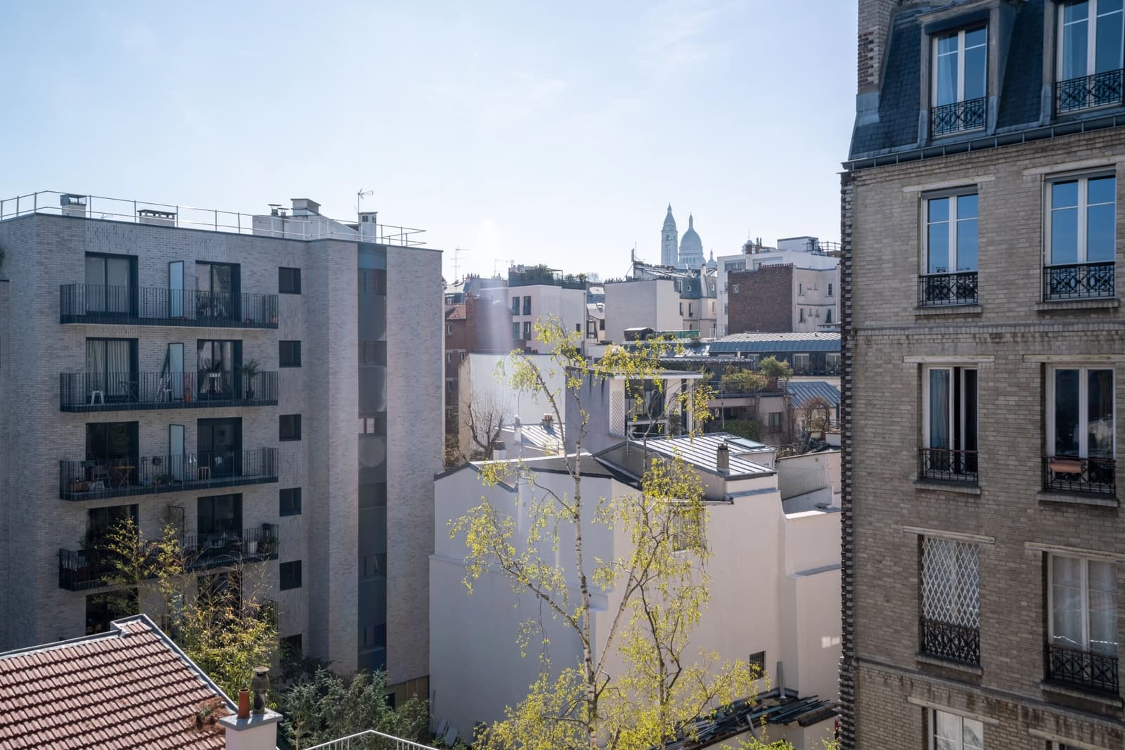 Salle de réunion dans Appartement moderne avec terrasse et vue Sacré-Coeur - 1