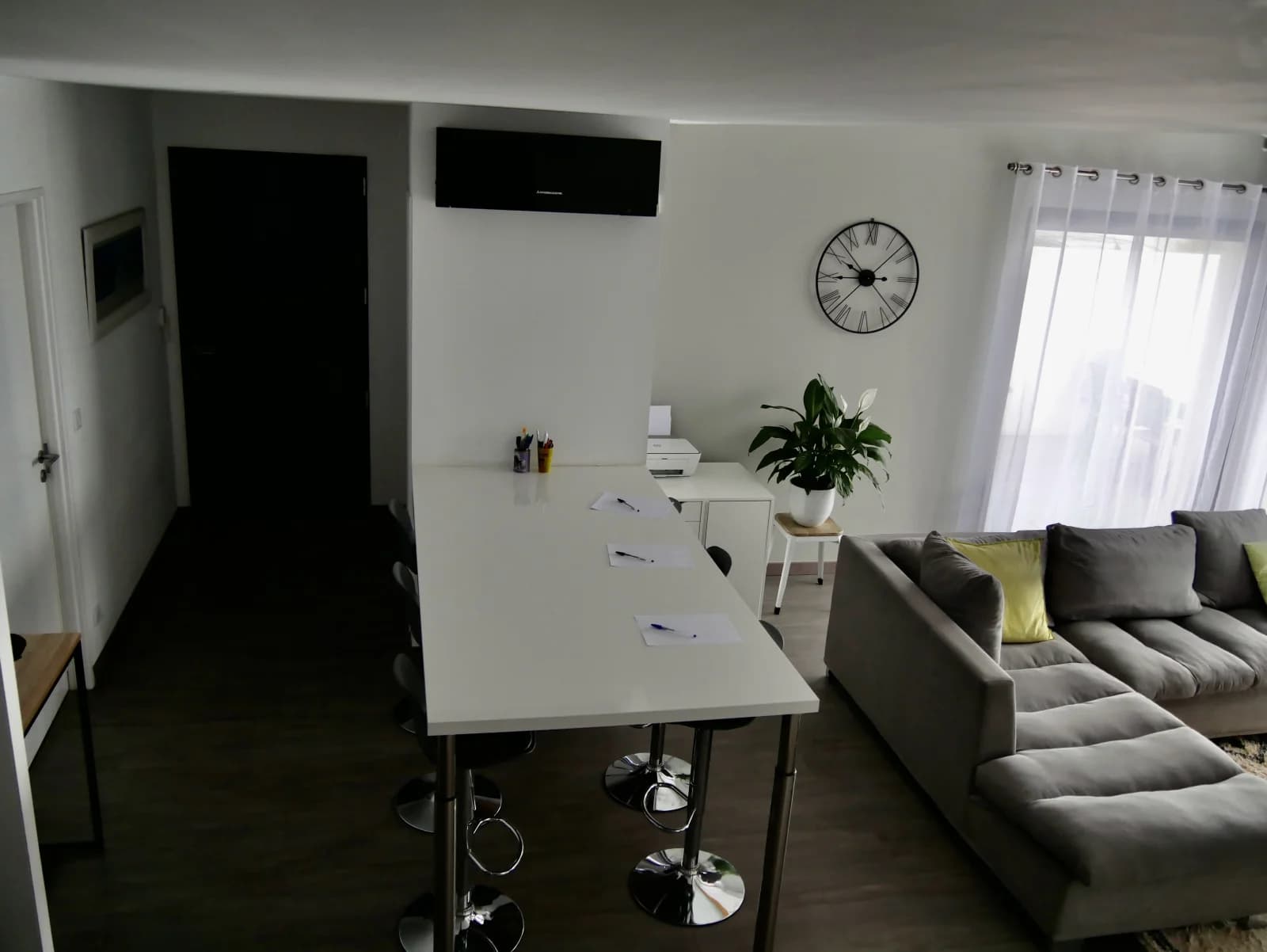 Salle de réunion dans Villa neuve et moderne, un havre de paix au calme - 1