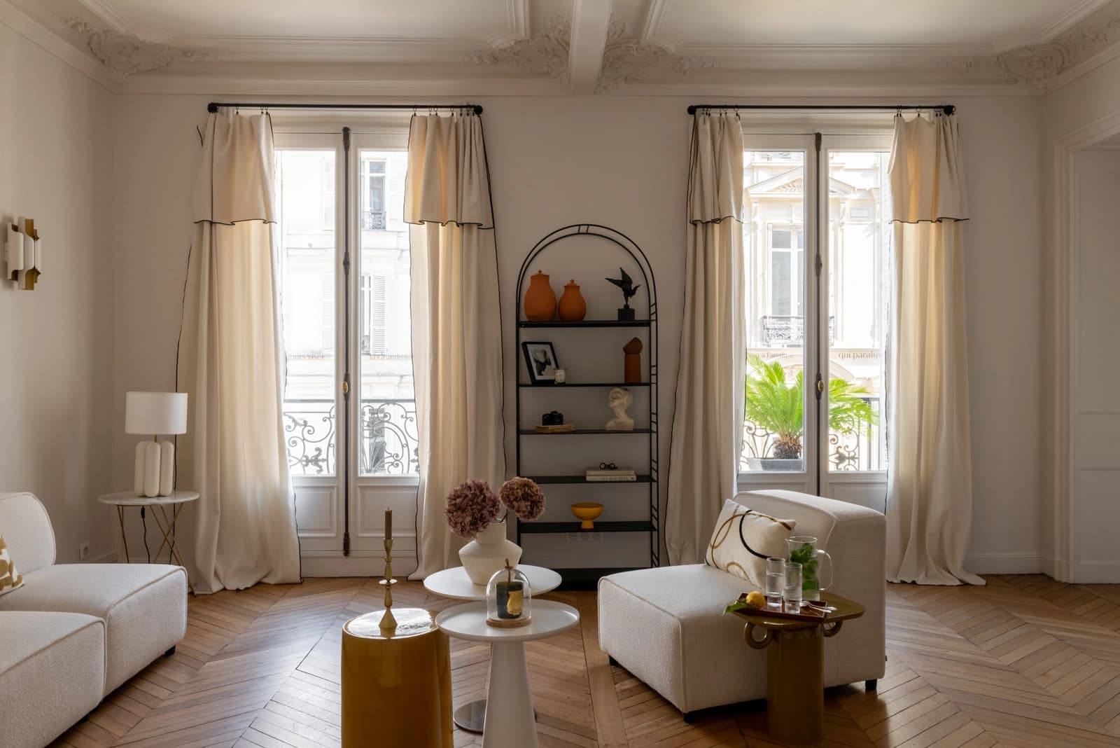 Appartement parisien au caractère unique et affirmé