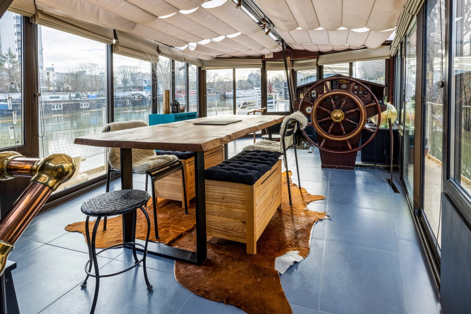 Salle de réunion dans Tous en Seine: péniche de charme, panorama fluvial - 0