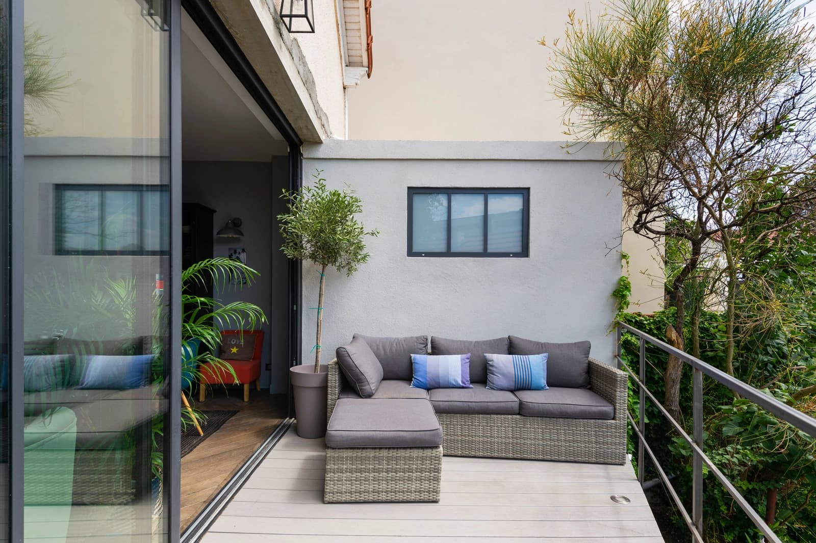 Living room in Modern & cosy house with garden - 1