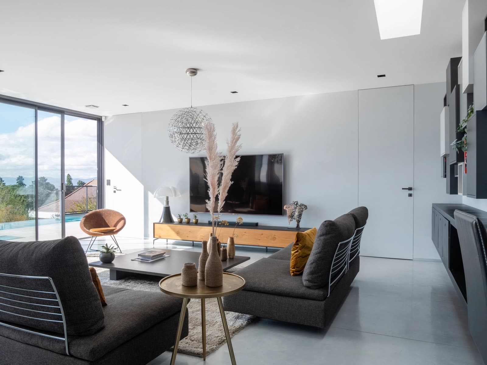 Living room in House with exceptional view in the Monts d'Or region - 1