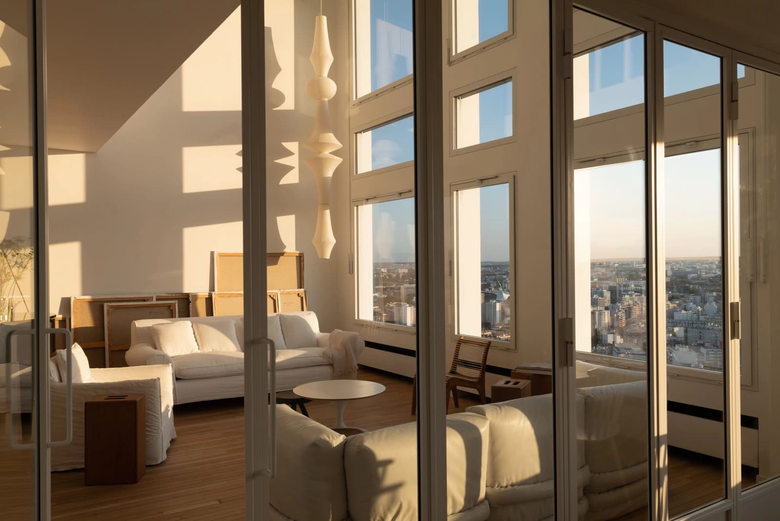 Space workshop on the top floor of Paris - 0