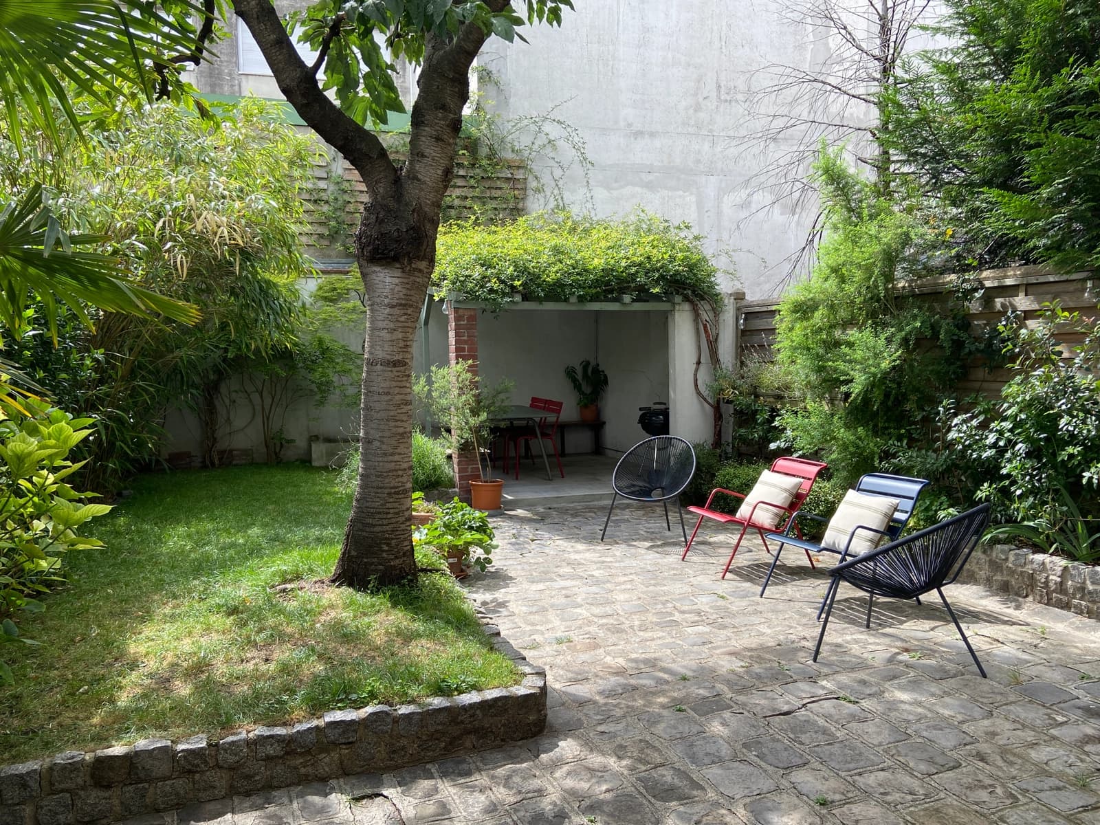 Salle de réunion dans Demeure citadine avec son agréable espace arboré - 1