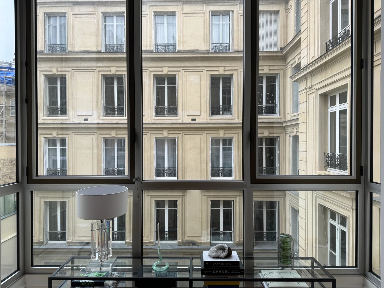 Espace Logement esprit galerie d'art sous une belle verrière - 2