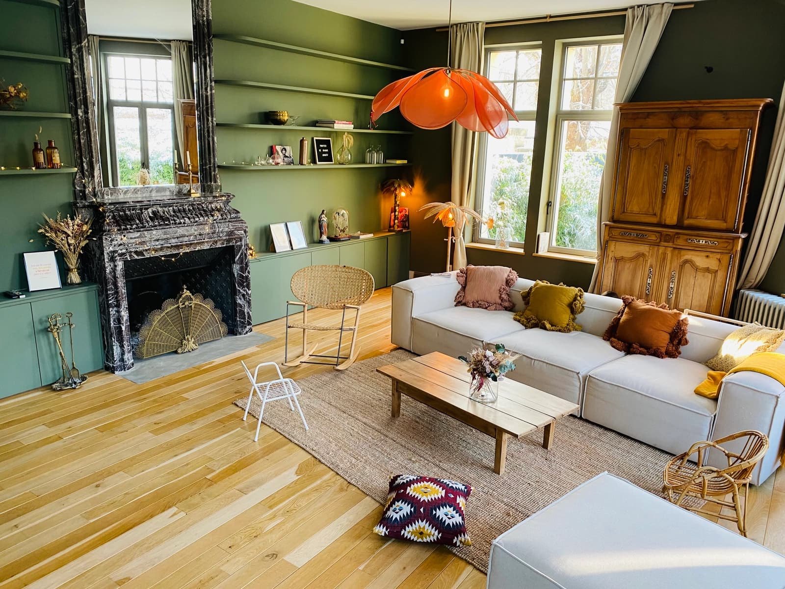Salon dans Le Petit Manoir: spacieux, convivial et élégant - 1
