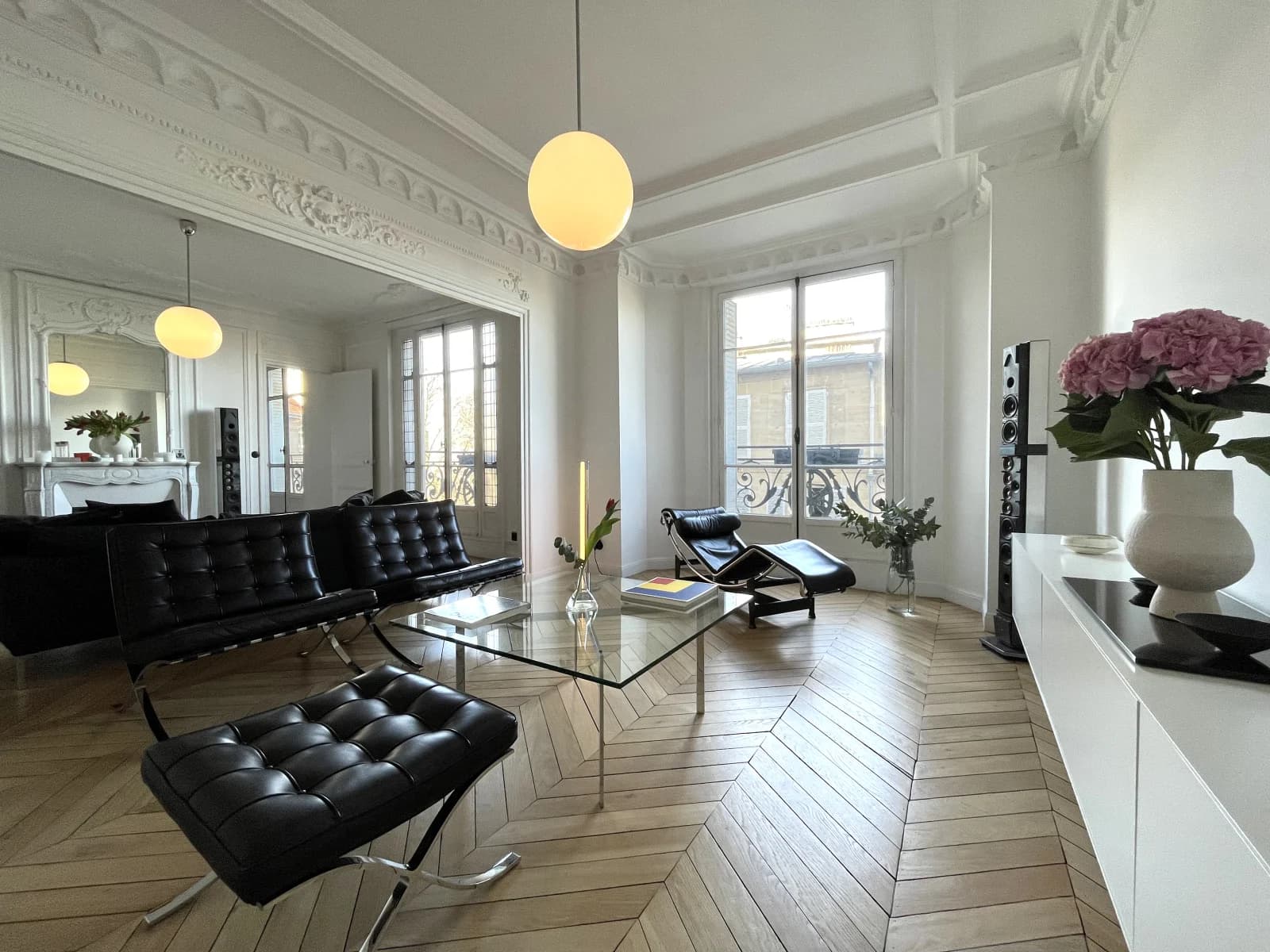 grand appartement parisien minimaliste