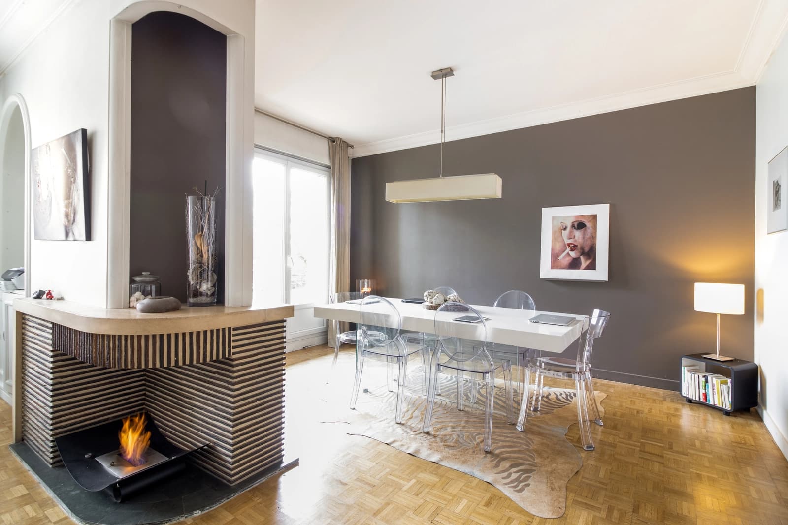 Salle de réunion dans Très bel appartement aux volumes spacieux et lumineux - 1
